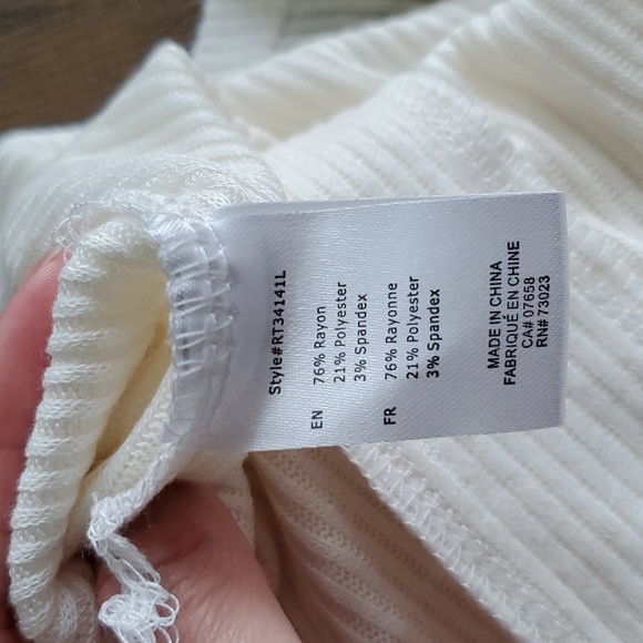 Sirens off the shoulder long sleeve top - Picture 7 of 7